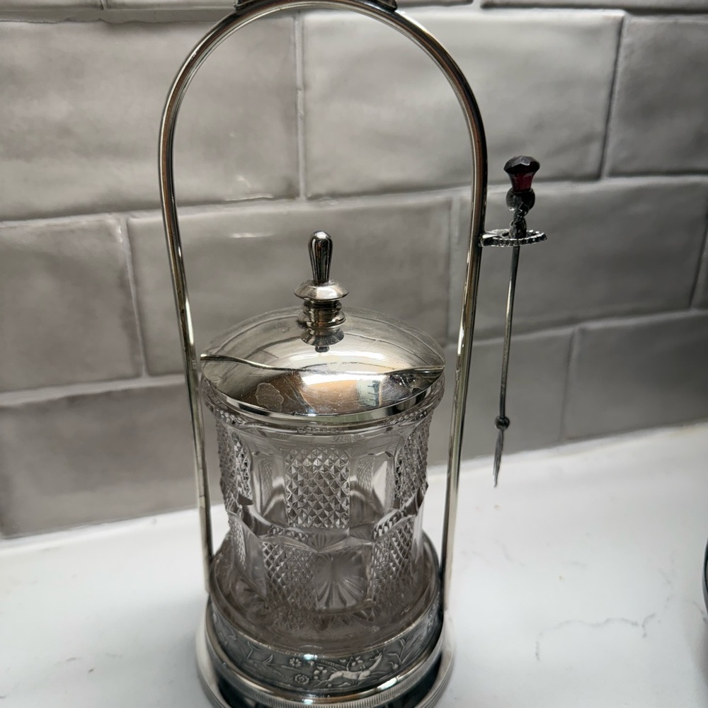 Hartford Silver Pickle 🥒 Castor